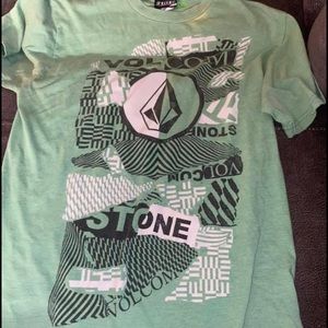 Volcom green tshirt